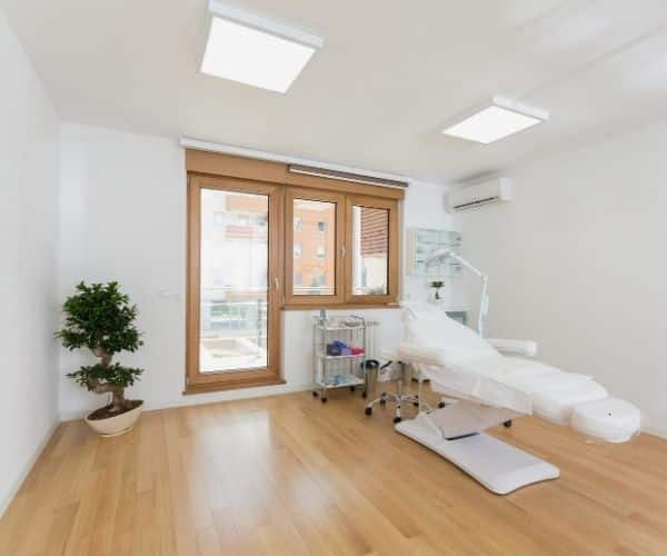 clinic fitout in dubai