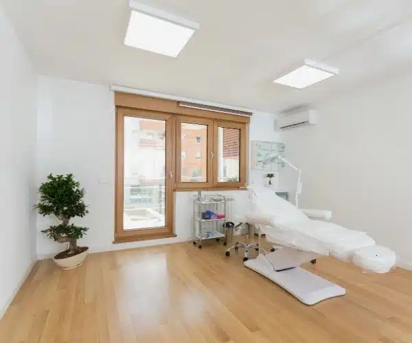 clinic fitout in dubai